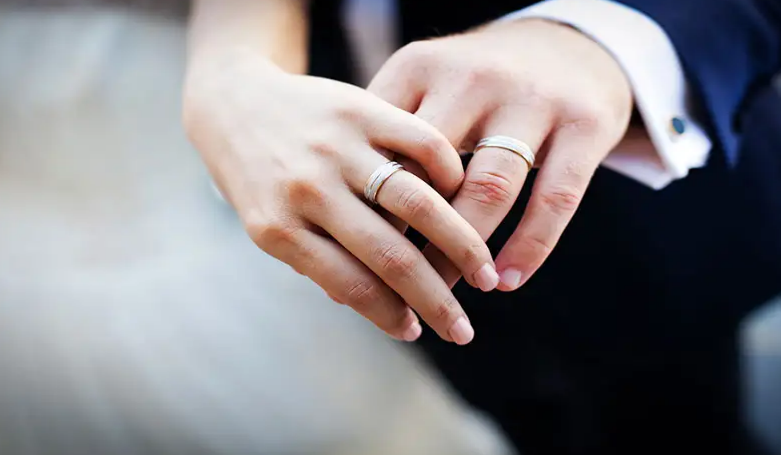 How to Wear Promise Rings After Engagement